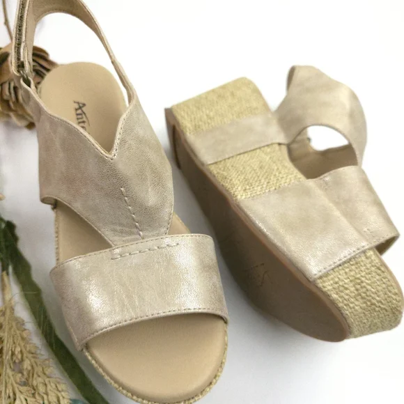 Antelope Metallic Gold Wedge Sandals - Women's 38 - Picture 8 of 12